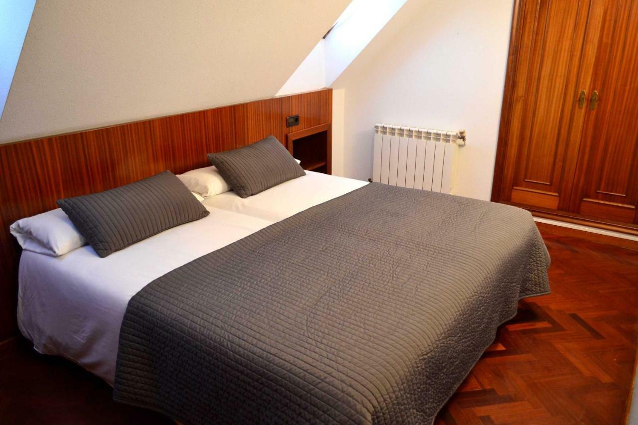 Apartamentos Alda Santa Cristina Perillo Eksteriør bilde