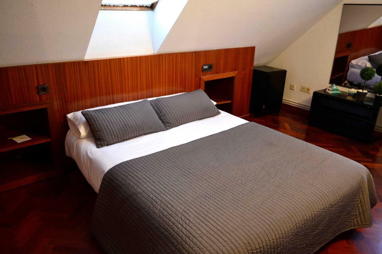 Apartamentos Alda Santa Cristina Perillo Eksteriør bilde
